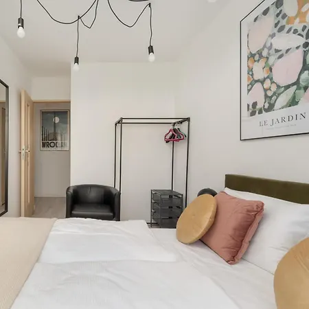 Cozy Apartmemt For 4 People In By Renters Апартаменты Вроцлав